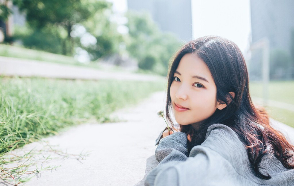 真正的朋友就是，当你蒙蔽了所有人的眼睛，也能看穿你真实的样子和心底的痛楚